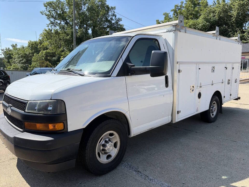 chevrolet express cutaway 2018 1GB0GRFB4J1282765 image chevrolet express cutaway 2018 1GB0GRFB4J1282765 image